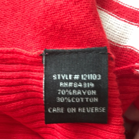 sweater - Picture 8 of 8